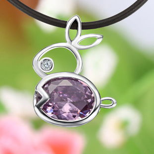 925銀鑲吊墜小兔子 情人節(jié)傳遞心意的精致信物